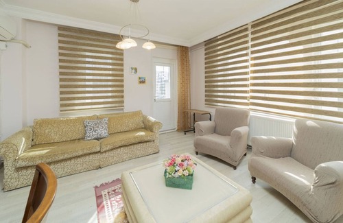 Liman Mahallesi Wohnung | Balcony and Pool Flat Near Beach in Antalya