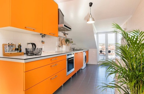 Santo Amaro Wohnung | Balcony Bliss | View & LX Factory, Congress Centre