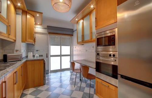 Sao Sebastiao Wohnung | Balcony with view, private garage, an elevator