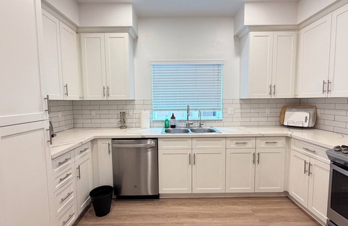 Baldwin Park Haus | Baldwin park 3B&4B House 30 mins DTLA