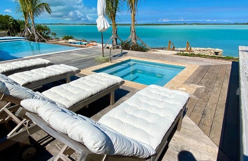 Hartswell Haus | Ballymena - Waterfront house with pool, spa and beach