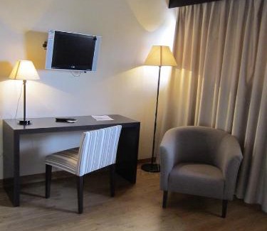 Santa Cruz De Mudela Hotel | Balneario Cervantes