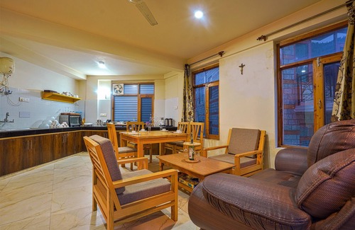 Aleo Hütte | Balvenie 2BHK - A Mountain View cottage 5 minute away from Mall Road