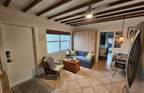 Shady Banks Hütte | Bamboo Cottage: Tropical Vibe Cottage im Strandstil