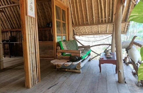 Sumbawa Barat Haus | Bamboo Hut Alpha Hotel