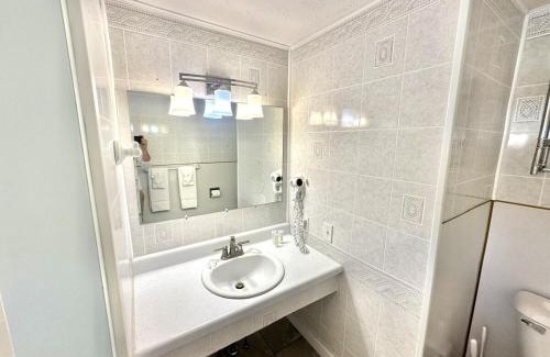 Hulls Cove Hotel | Bar Harbor Suite