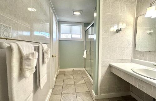 Hulls Cove Hotel | Bar Harbor Suite