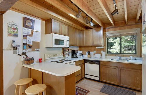 Talmont Kabine | Barking Pine Cabin - private BEACH access, sunny location