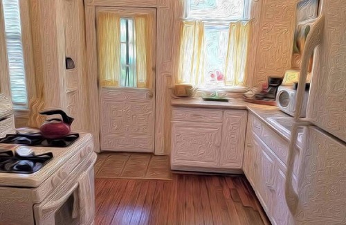 East of Broadway Hütte | Barkley-Hayward Cottage