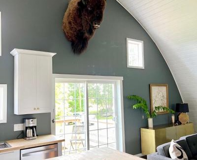 Three Oaks Haus | Barn of Three Oaks near Lake Michigan and Journeyman