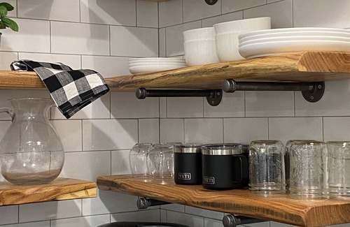 Springboro Haus | Barn, Big Porch, Chapel, Pond, Fishing, Kayaks