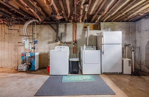 Matunuck Haus | Barnacle House in Central Matunuck