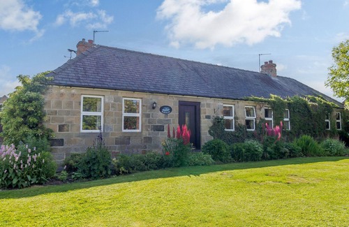 Longhirst Haus | BARNACRE, pet friendly, character holiday cottage in Morpeth