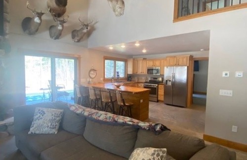 Cadillac Haus | Barndo Hideaway!