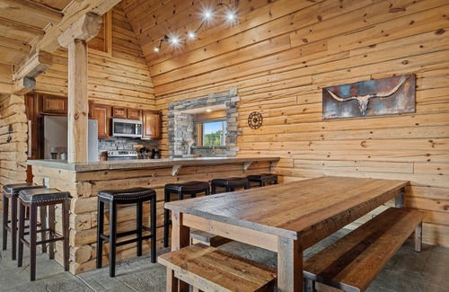 Arena Haus | Barnhouse! Mini Golf, Slide, Theater, Arcade/Games, Pool/Hot Tub/Sauna, Home Gym