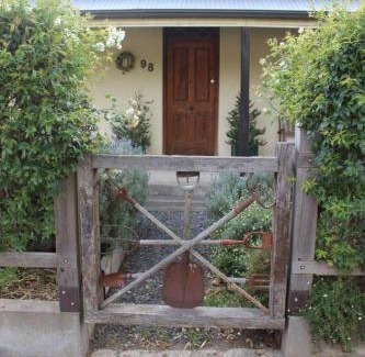 Penrice Haus | Barossa Valley’s Captain Rodda’s Cottage