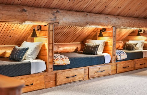 Beulah Kabine | Base Camp Beulah at Crystal Lake