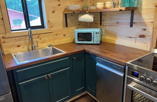 St. Helen Kabine | Base Camp - Cozy 2-bed with ORV trail access. Fully fenced-in and dog-friendly