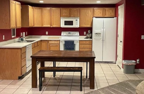 Pleasant Grove Haus | Geräumiges Kellerhaus für Freizeit oder Geschäft