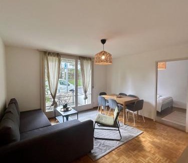 Seebach Wohnung | Basic 3BR Flat with Balcony in Zurich
