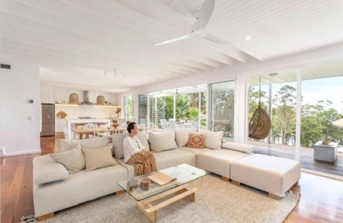 Green Point Haus | Bask at Green Point - Between the ocean & the lake