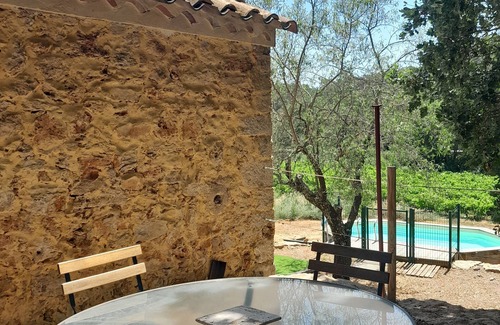 Besse-sur-Issole Haus | Bastidon between hill and vineyard