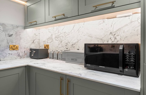 Upper Town Wohnung | Baths Ultimate House Sleeps 40