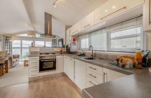 Hamworthy Haus | Bay Hollow