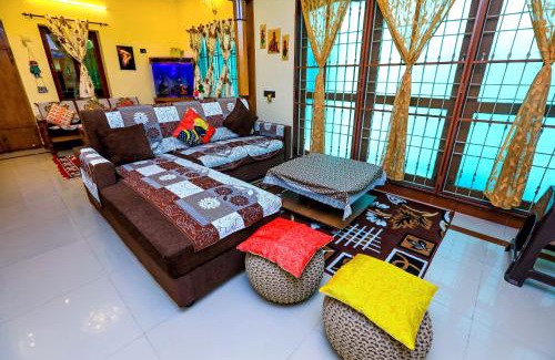 Heritage Town Haus | Bay Homes 2BHK WT Bathtub Near Rock Beach
