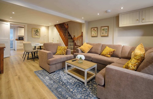 Cymmer Haus | Bay Tree Cottage Rhondda Valley by StayStaycations