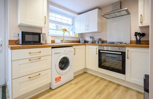 Cymmer Haus | Bay Tree Cottage Rhondda Valley by StayStaycations