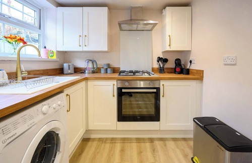 Cymmer Haus | Bay Tree Cottage Rhondda Valley by StayStaycations