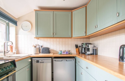 Burton Bradstock Hütte | Bay Tree Cottage - Drei Schlafzimmer Kleines Landhaus, Schläft 5