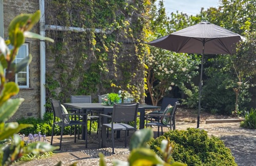 Burton Bradstock Hütte | Bay Tree Cottage - Drei Schlafzimmer Kleines Landhaus, Schläft 5