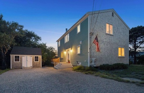 Campground Landing Hütte | Bay Views and Panoramic Sunsets!