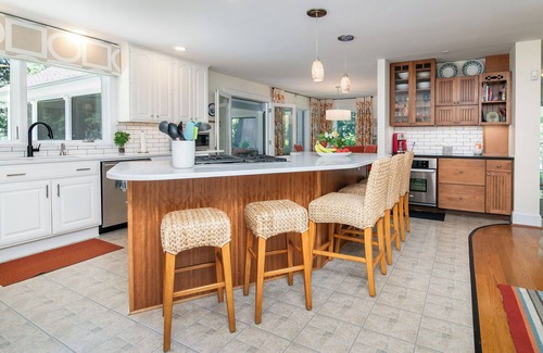 Bozman Haus | Große Waterfront Home 2 Meilen von der Stadt: 5 & 6 Nächte Sommervermietung zur Verfügung!