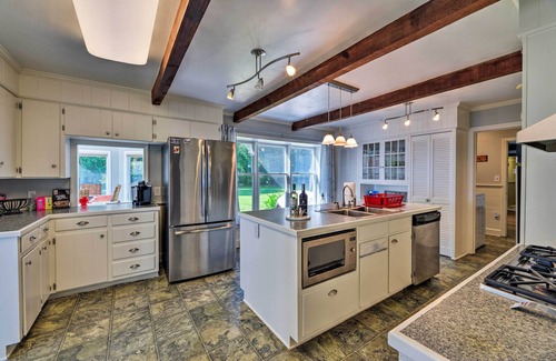 Chocowinity Haus | Riverfront Blounts Creek Home mit Dock und Strand!