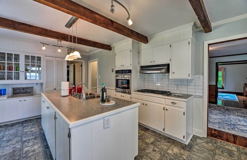 Chocowinity Haus | Riverfront Blounts Creek Home mit Dock und Strand!