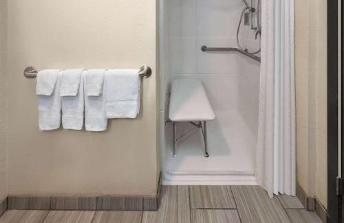 Akron Hotel | Baymont by Wyndham Copley Akron