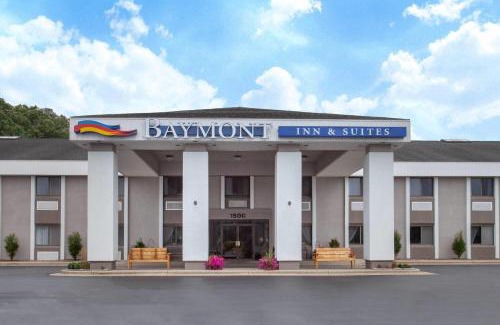 Grand Haven Hotel | Baymont by Wyndham Grand Haven