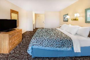 Manistee Hotel | Baymont by Wyndham Manistee