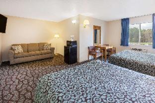Manistee Hotel | Baymont by Wyndham Manistee
