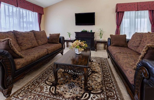 Perrysburg Hotel | Baymont by Wyndham Perrysburg-Toledo