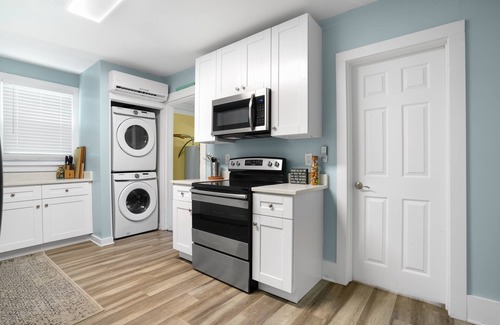 Cape Charles Haus | Bayside - Classic duplex in historic downtown!