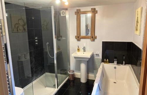 Dorchester Haus | Baytree Guest House