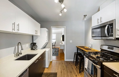 Loring Heights Wohnung | (BC1bE) Enjoy a Pet-Friendly and Clean Condo Near the Beltline
