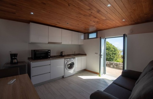 Estreito da Calheta Haus | Beautiful country Villa with a small house onsite which together sleeps 6 people
