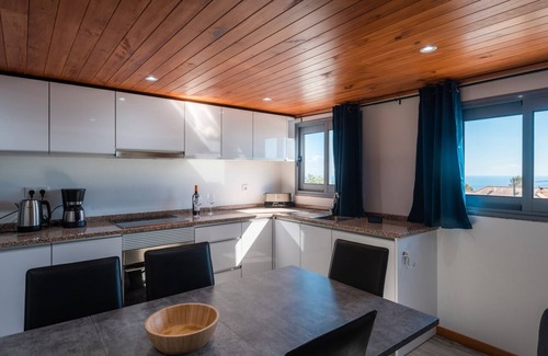 Estreito da Calheta Haus | Beautiful country Villa with a small house onsite which together sleeps 6 people