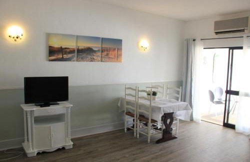 Porto de Mos Wohnung | Beach and Pool Studio Apartment