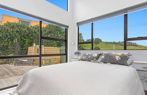 Waiotahi Haus | Beach, Bikes and Bonfires